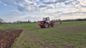 Т-150К пахота 5ти корпусным оборотным плугом kverneland