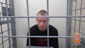 В Крыму подмосковные полицейские задержали человека, оформившего для мошенников банковские карнты