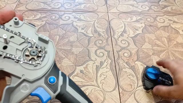 Аккумуляторная цепная пила Деко DKCHS 20V #обзораккумулят смотреть онлайн