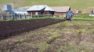 МТЗ 82.1 вспашка огорода