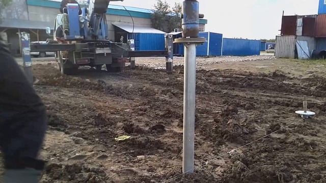 Винтовые сваи - как фундамент для контейнера, киоска, бытовки  закручивание и нивелирование смотреть онлайн