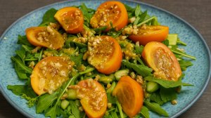 Вкуснейший салат с хурмой и рукколой!