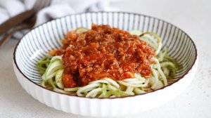 Кето спагетти Болоньезе - готовим из фарша и кабачков