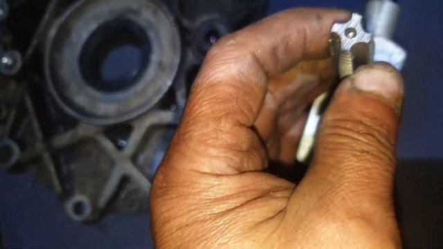 Сливная пробка в передний редуктор chrysler300c / Dodge AWD . смотреть онлайн