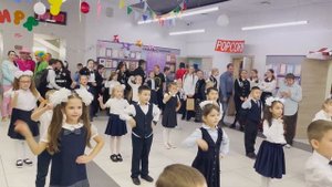 Красивый детский танец "Учат в школе" Праздник День уч?