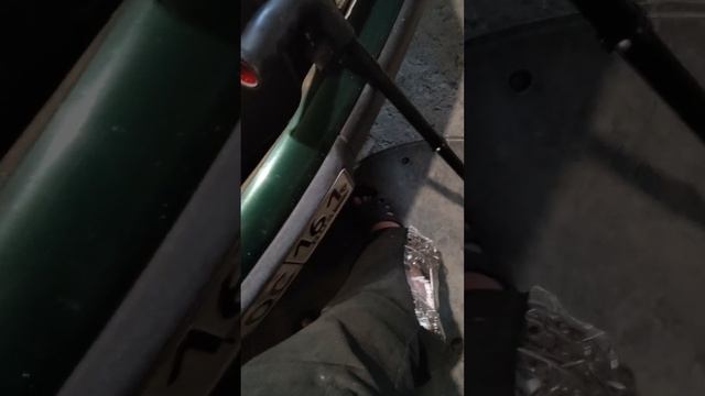 Ауди 100. В поисках давления масла. смотреть онлайн