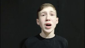 "Сбежал мальчишка на войну" читает Цветцих Максим - чтец театральной студии "Волшебный мир"