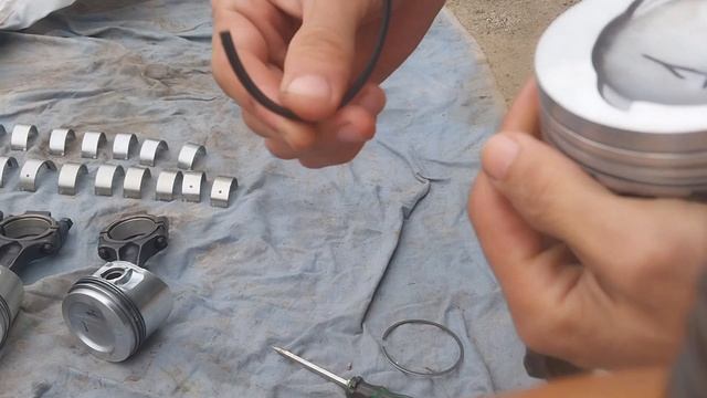 правильная установка колец на поршень смотреть онлайн