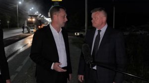 Губернатор осмотрел ход ремонта дороги на улице Усть-Курдюмской