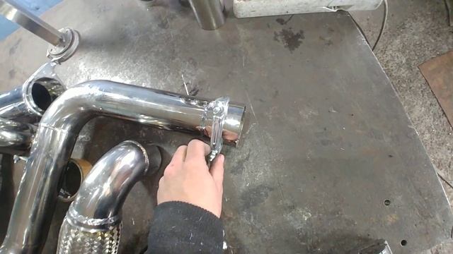 Глушник розбірний з нержі на МТЗ 892 1025 смотреть онлайн