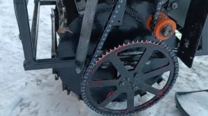 Детский снегокат с мотором от бензотриммера