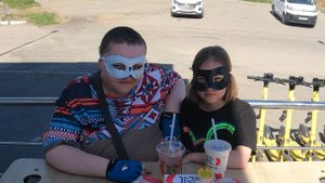 На Прогулки Доставка!!!( Чизбургер Чикенбургер Кола ЛимонЛичиГуава Наггетсы Картошка Фри)!!!!