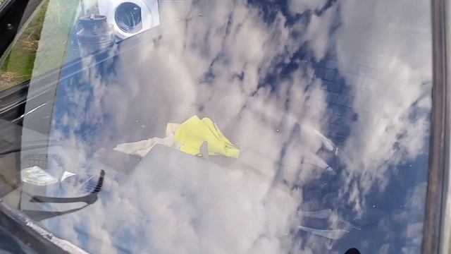 Продолжаю полировать лобовое стекло. смотреть онлайн