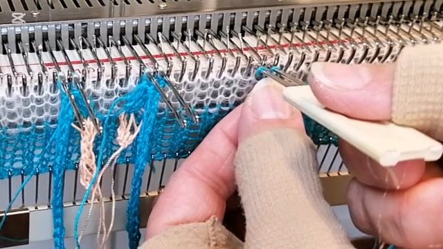 Узор от @Кучинелли на вязальной машине смотреть онлайн