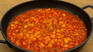 Картофель с мясом в томатном соусе! Вкусно и сытно!