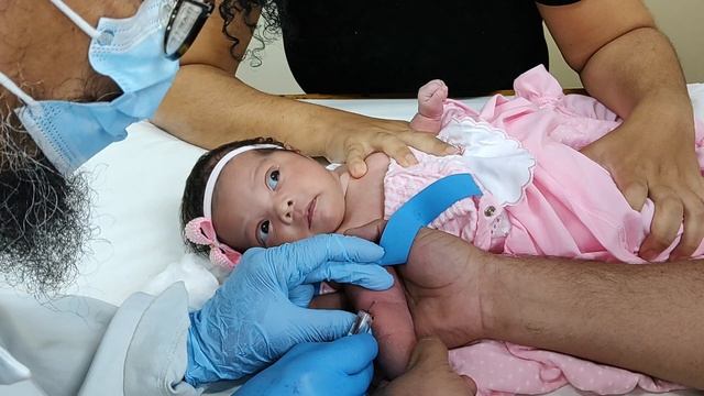 Milena.17 dias. coleta de sangue, Blood test, анализ крови, آزمایش خون, Bluttes