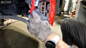 замена передних тормозных колодок ... kia stinger