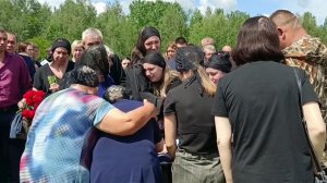 В Унече Брянской области прощаются с машинистом поезда Павлом Мишиным, погибшим в теракте