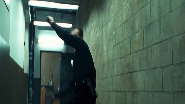 Терминатор Т800 спасает Джона Коннора от Т1000 | Терминат? смотреть онлайн