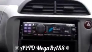 Мощный сабвуфер рвет машину - AVTO MegaBASS