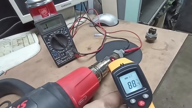 Проверка температурного датчика радиатора охлаждени?