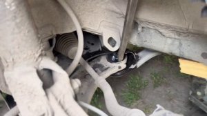 Как заменить нижние рычаги