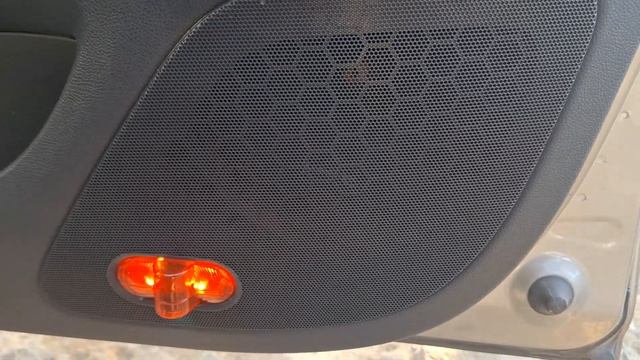 Skoda Octavia a5 FL Замена передних штатных динамиков на динам