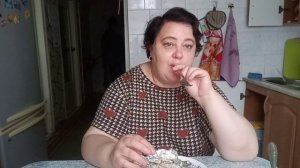 Бывают люди, как лужи, которых надо обходить, чтобы не запачкаться!!!