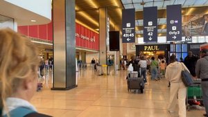 Париж. Аэропорт Орли. Апрель 2025.