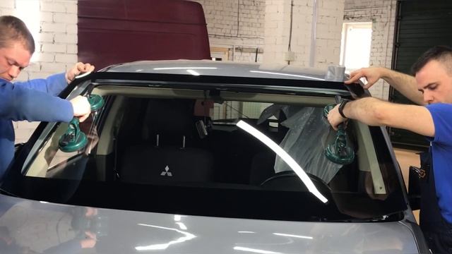 Заміна лобового скла Mitsubishi Outlander смотреть онлайн