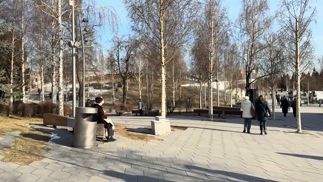 МОСКВА! Патриаршие пруды, одно озеро? Ушли ничего инте?