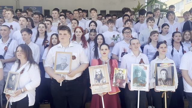 Студенты "Волгодонского техникума металлообработки и машиностроения" исполняют песню "Катюша" смотреть онлайн