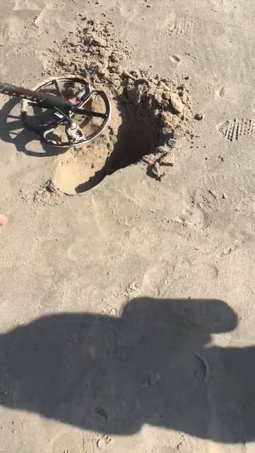 New York, Brooklyn, USA Metal Detector Minelab 3030 | Ищем золото на пляже смотреть онлайн