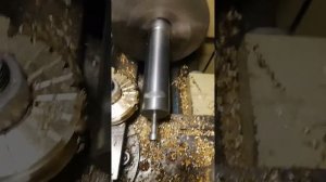 Нарезание шестерни на токарном.