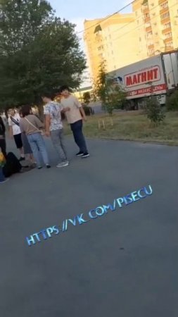 В Новотроицке толпа абу-бандитёнышей избила паренька за внешний вид.