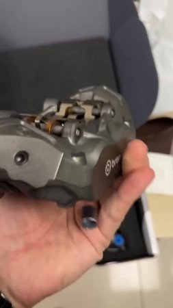 На GS 1300 больше нет Brembo? Смотрим внимательнее — и ставим настоящие Stylema + Corsa Corta!