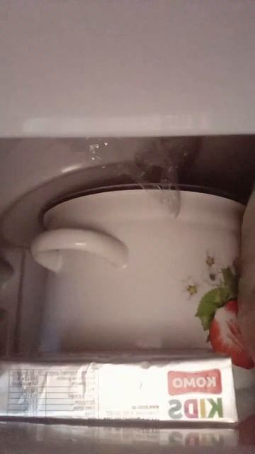 Почему в холодильнике мигает свет?😱 смотреть онлайн