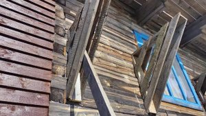 Устанавливаем "Армянские" леса вдвоём.