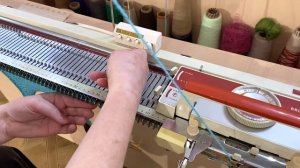 Вязальная машина 3 класса Brother KH-220. Вяжет без оттяжной ?