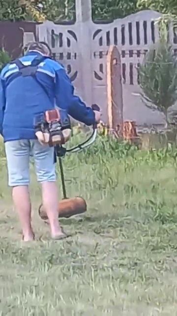 Мой первый опыт. Бензокоса. Триммер. #газонокосилка смотреть онлайн