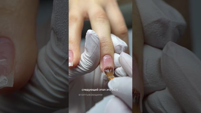 Трендовый естественный маникюр с лунками😉 ГОЛЫЙ МАН? смотреть онлайн