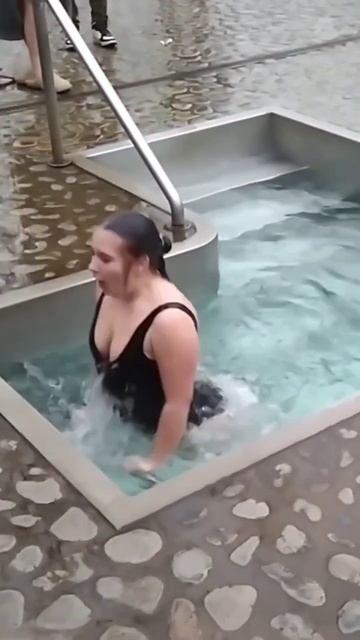 GIRLS BATHE In ICE WATER /MIX 2024-4 BAPTISM |Swim Winter/ КУПАНИЕ В Купели С Лед смотреть онлайн