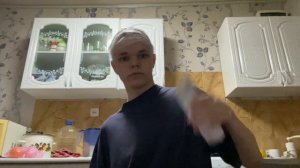 ПОКРАСИЛСЯ , И ПОДСТРИГСЯ НАЛЫСО (остался без волос)