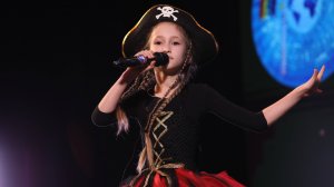 Алиса Искакова-8 лет-«Пиратский блюз» (Е.Левченко (Паранина))