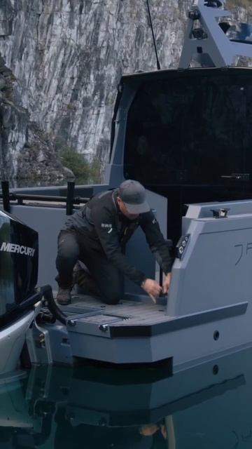 Не просто катер. Это Jaktar J-30. В наличии к сезону! смотреть онлайн