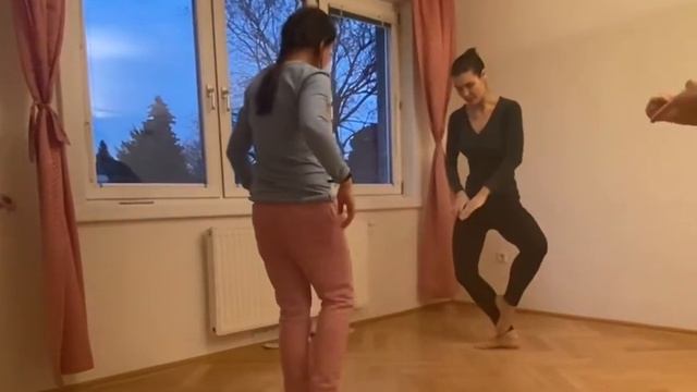 Autistin Polina 30+ Macht Ballett 4. Аутистка Полина делает Балет. Fondue