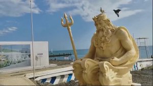 "ЛЕТО ПРОМЧАЛОСЬ" /Музыка Сочи/
Автор Елена Бучина