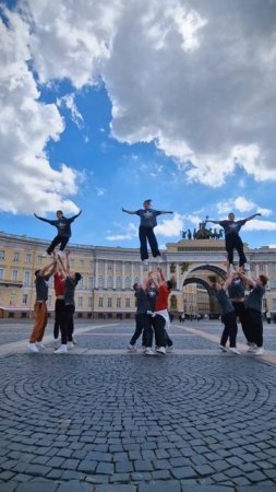 Чей выброс понравился больше?
 #спорт #танцы #чирлидинг #sport #dance #cheerleading
