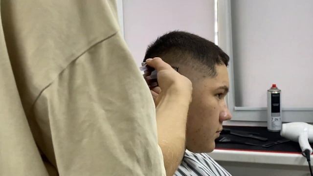 Мужская стрижка машинкой ЦЕЗАРЬ | Как сделать Фейд смотреть онлайн