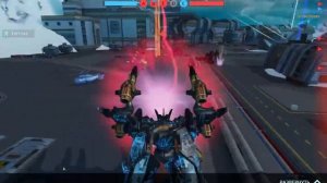 War robots  самый лютый читер.